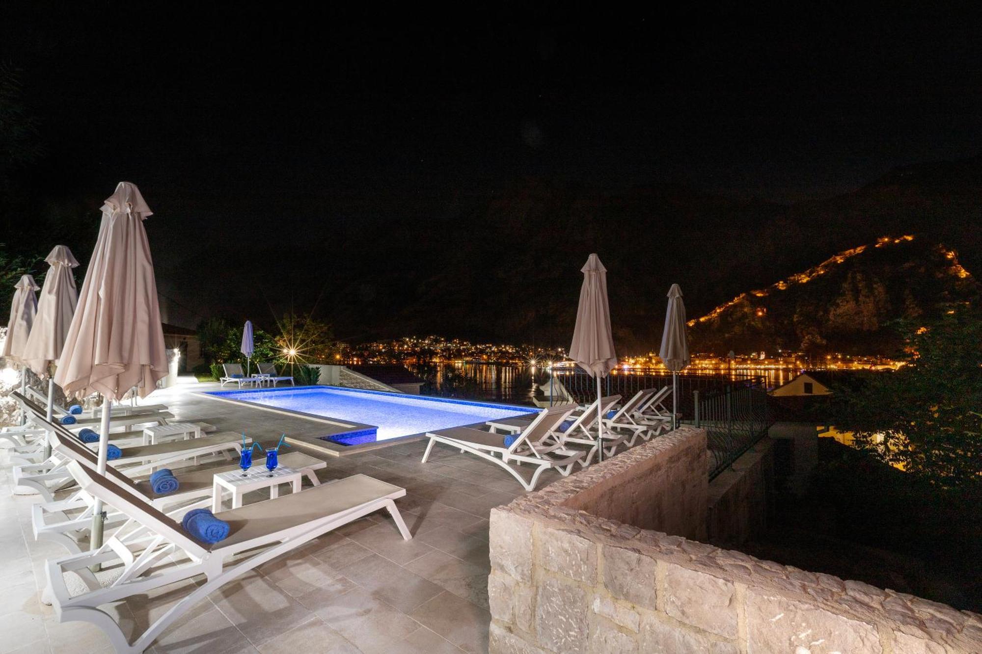 Apartments Doncic Kotor Eksteriør billede