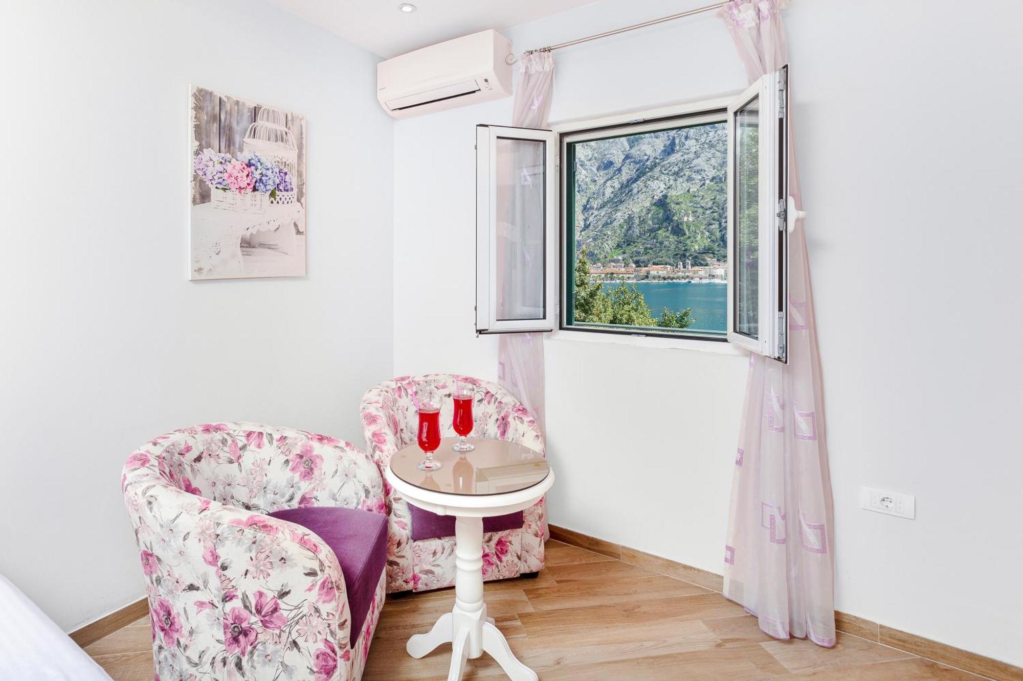 Apartments Doncic Kotor Eksteriør billede