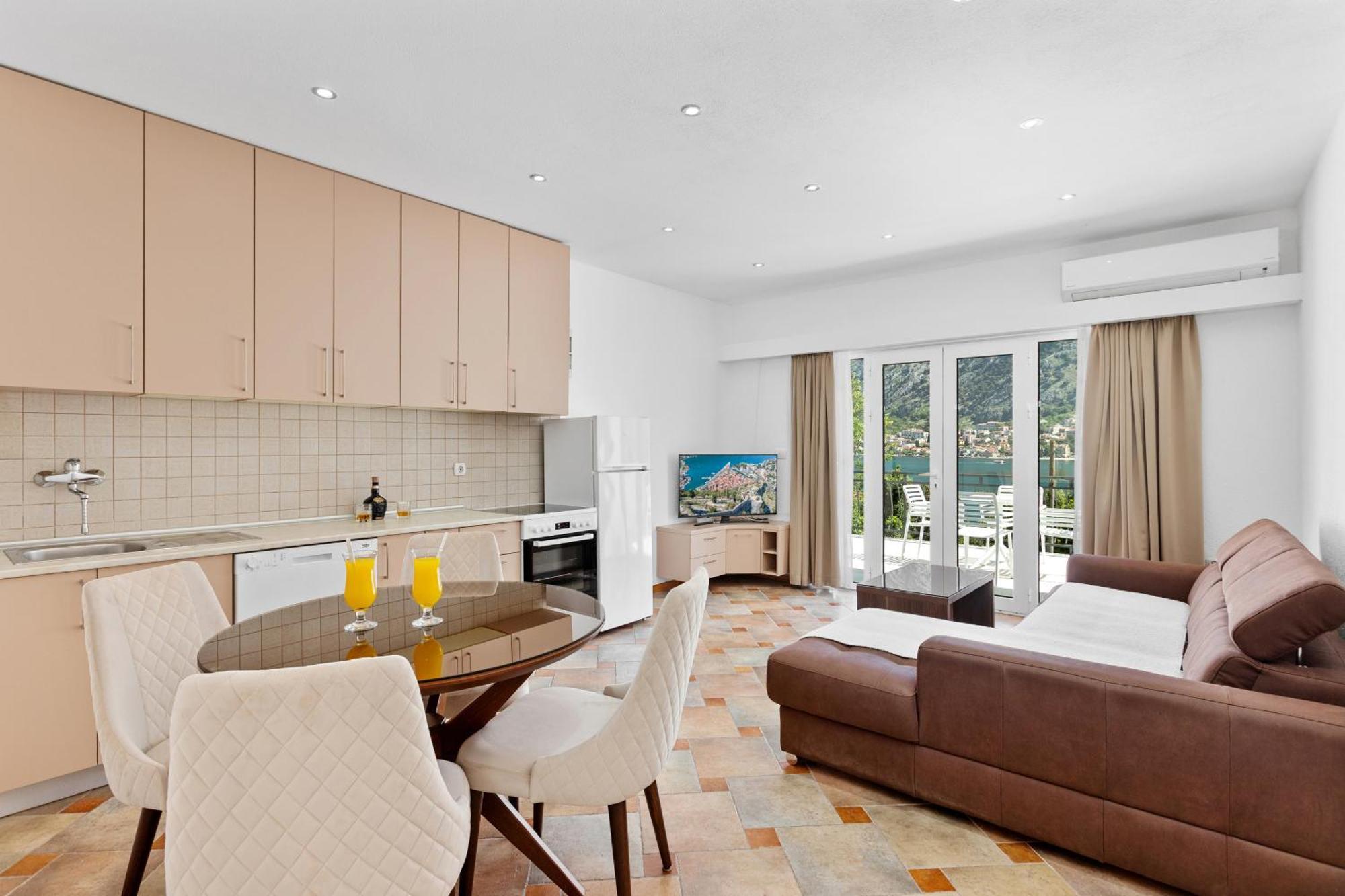 Apartments Doncic Kotor Eksteriør billede